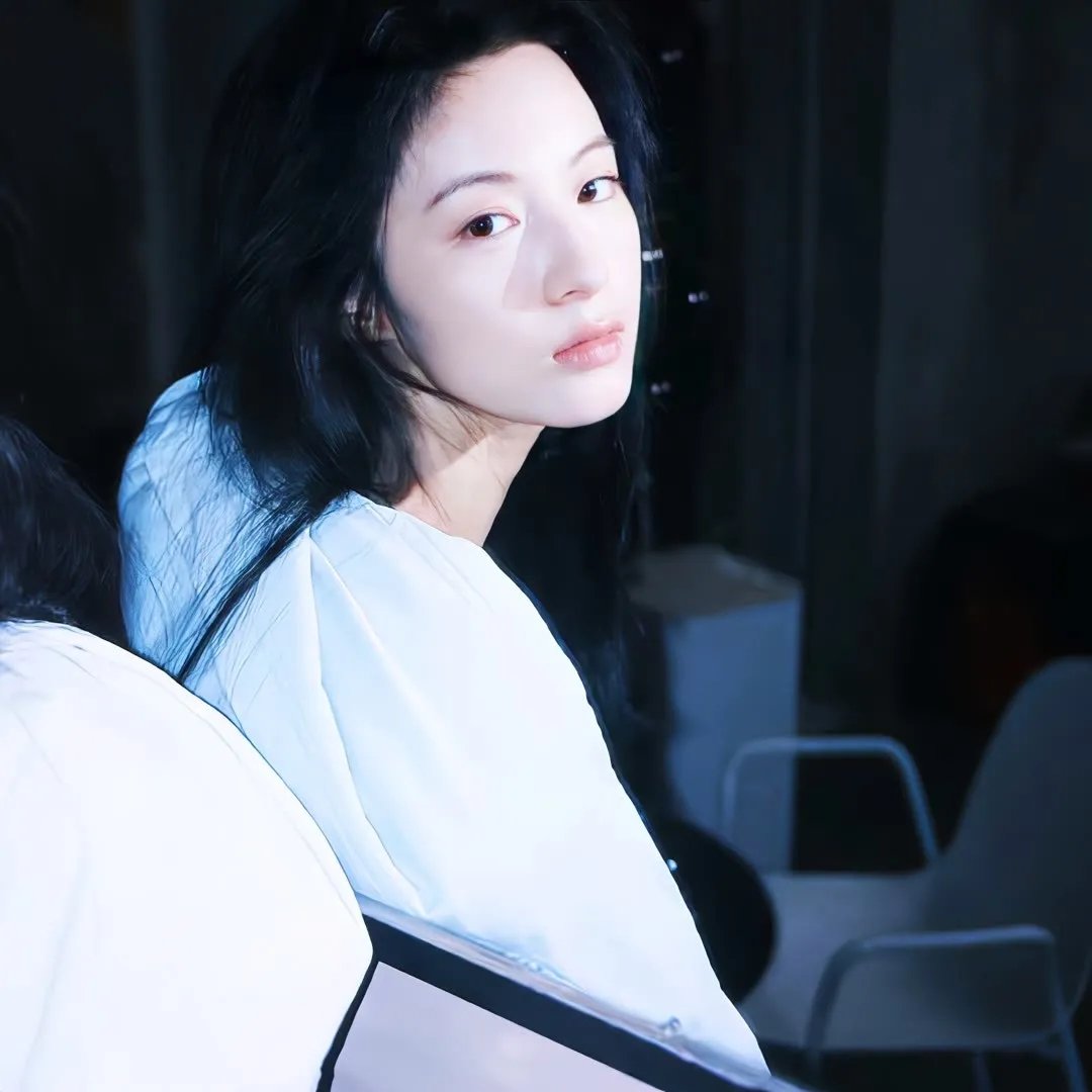 暗黑荣耀之镜子知道答案